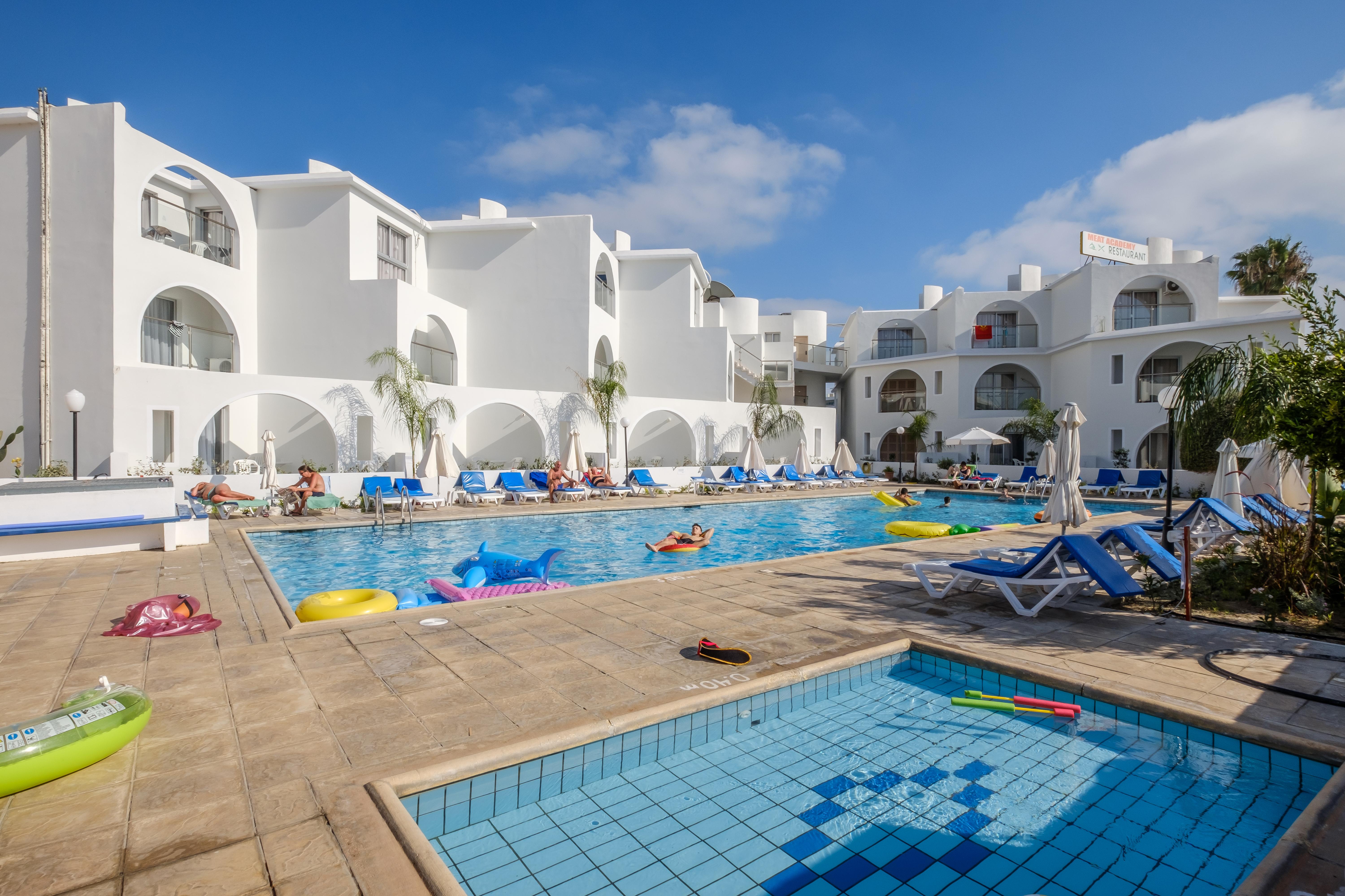 Pandream Hotel Apartments Paphos Exterior photo